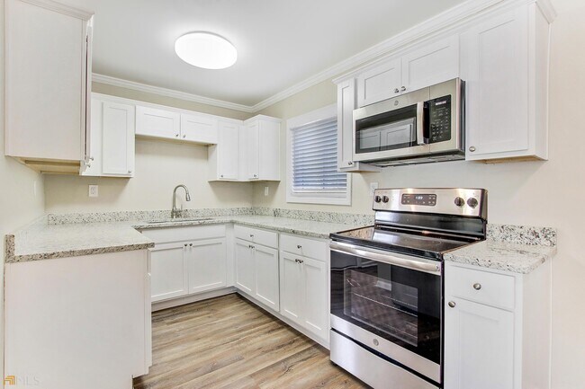 Foto del edificio - 6202 Humphries Hill Rd