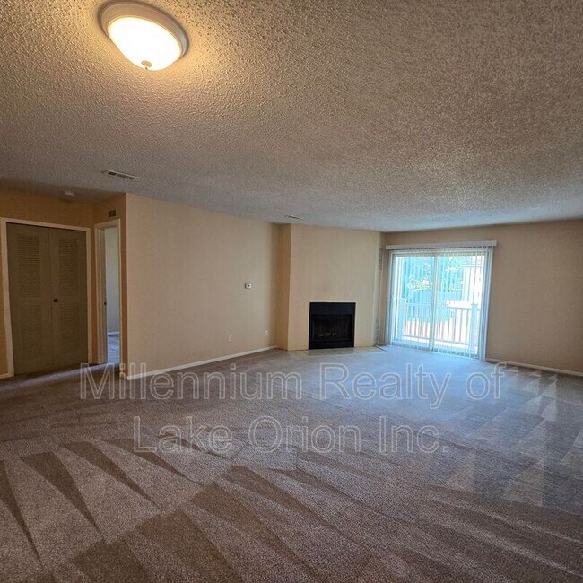 Building Photo - 25 Louck St