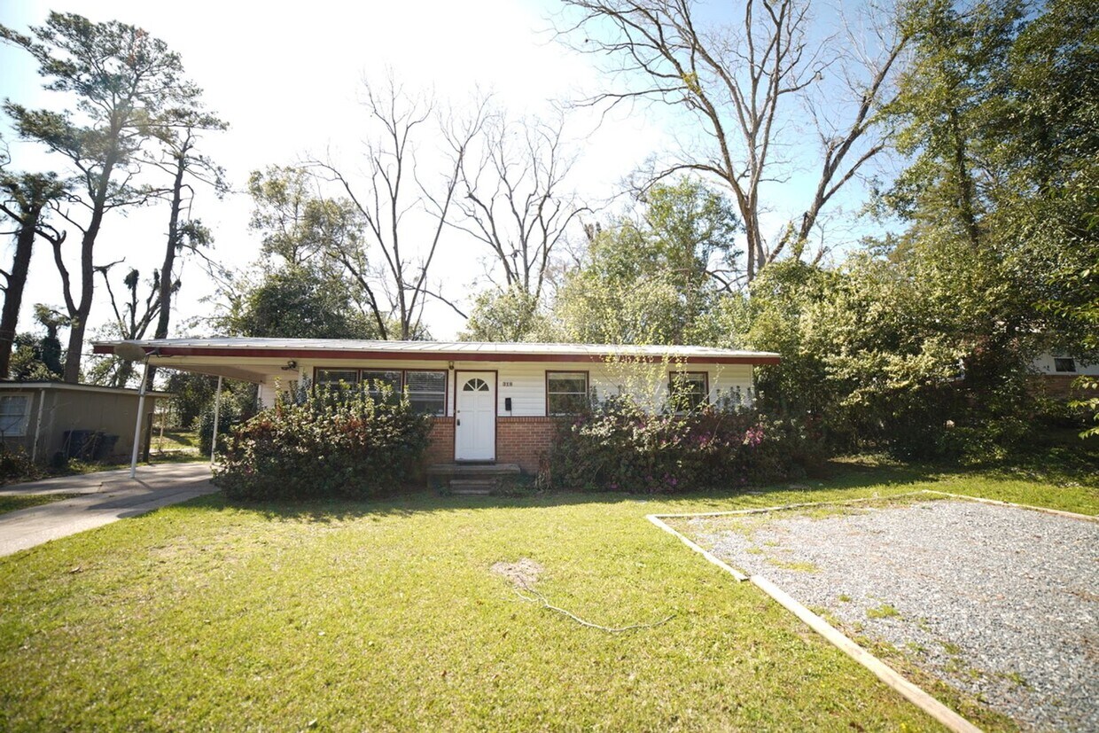 Primary Photo - 4/2 with additional office