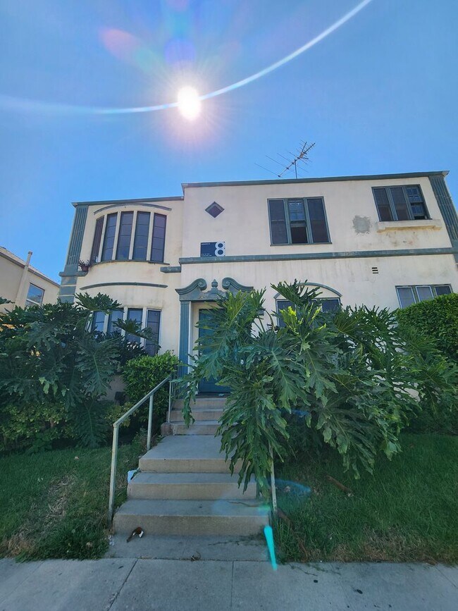 Foto del edificio - 337 N Gardner St