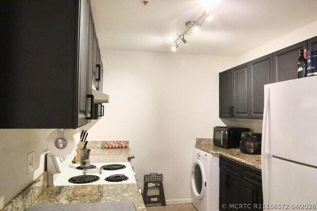 Foto del edificio - 2100 Greenview Shores Blvd