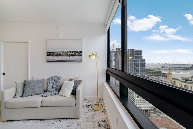 Foto del edificio - 225 N Miami Ave