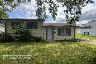 Building Photo - 610 N Bradner Ave