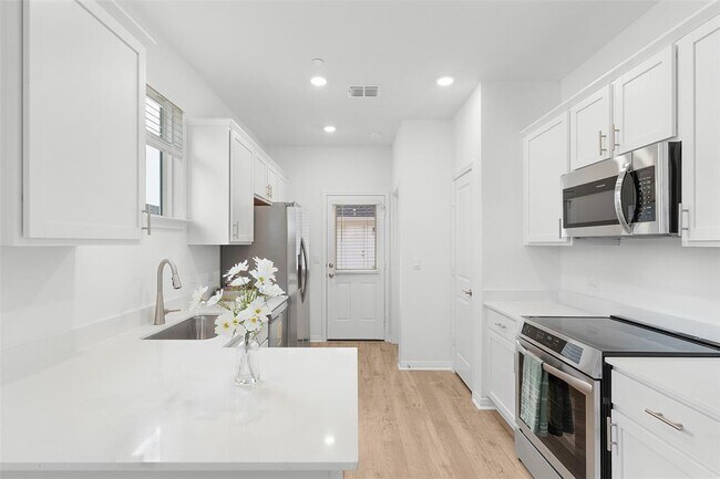 Foto del edificio - 2524 Ophelia Levi Ln