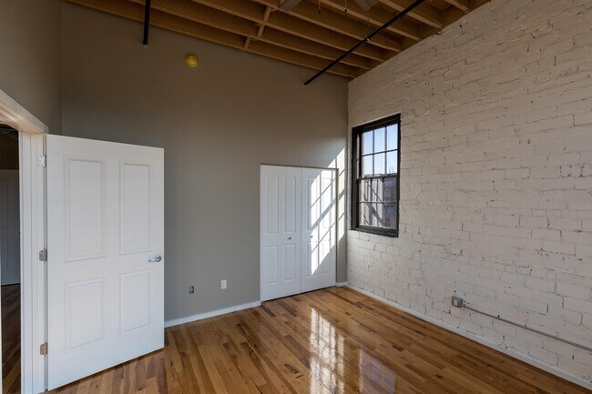Building Photo - 116 N 4th St