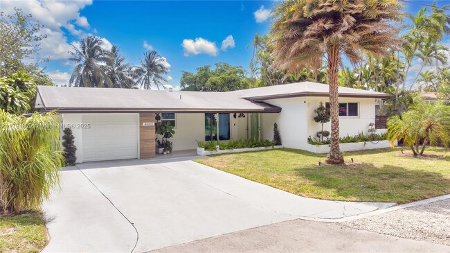Building Photo - 4440 SW 28th Terrace