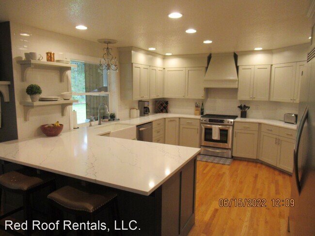 Building Photo - 4 br, 2.5 bath House - 8102 243rd St Ct E