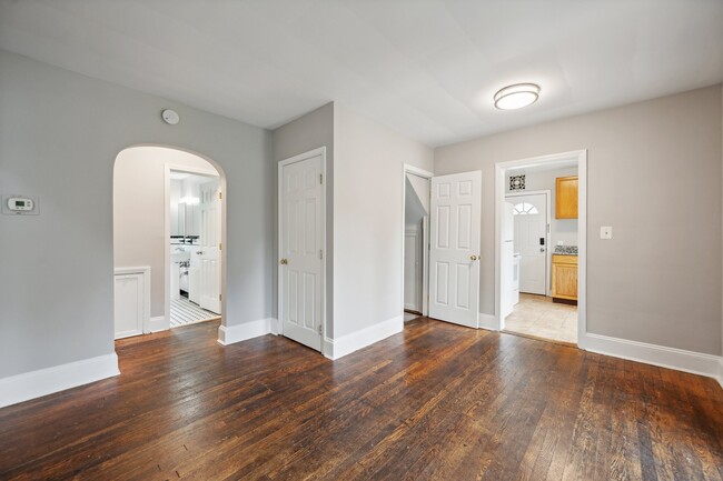 Foto del edificio - 4504 Guilford Rd