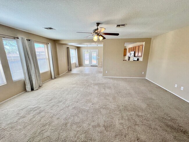 Foto del edificio - 3232 W Cavedale Dr