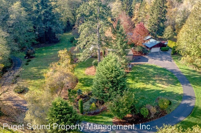 Building Photo - 7800 NE West Port Madison Rd
