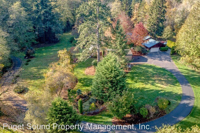 Foto del edificio - 7800 NE West Port Madison Rd