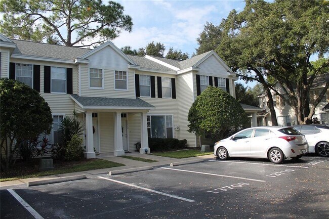 Building Photo - 13710 Forest Lake Dr