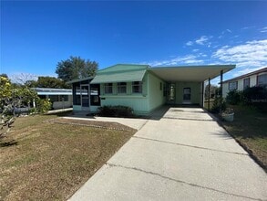 Building Photo - 704 Coachwood E