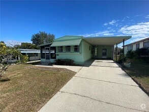 Building Photo - 704 Coachwood E