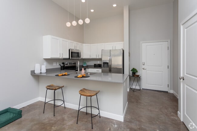 1BR, 1BA, Nova - 810SF - Northern Lights