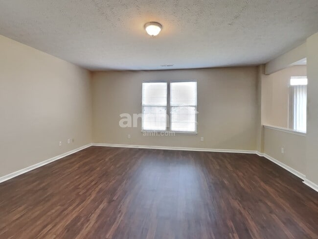 Building Photo - 10546 Hunter Crossing Boulevard