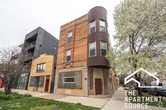 Building Photo - 2732 W Chicago Ave