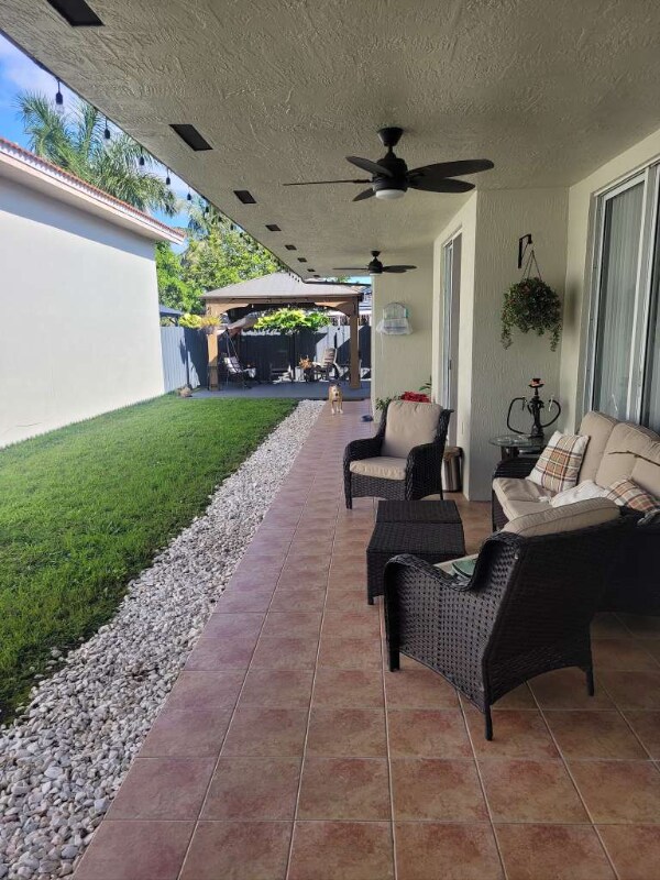 Foto del edificio - 16909 SW 141st Ct