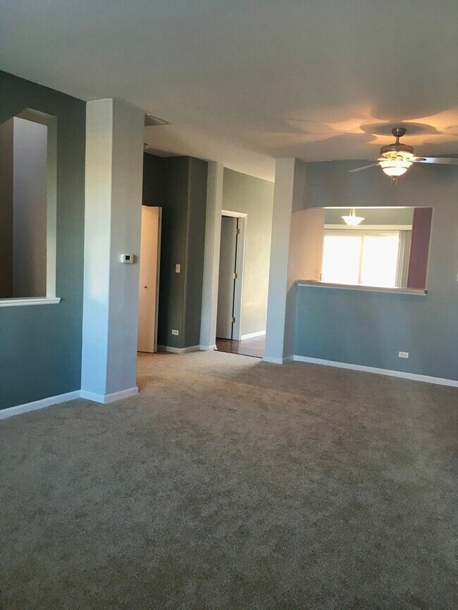 Building Photo - 2417 Oakfield Ct
