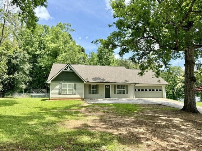 Photo - 2051 Snapping Shoals Rd House
