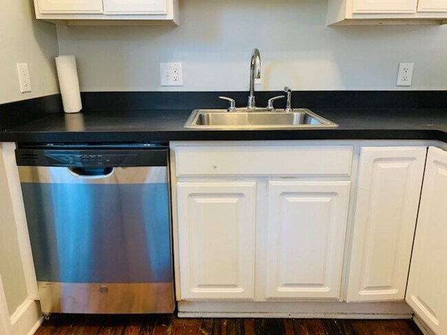 Foto del edificio - 1228-1232 Harrison Avenue