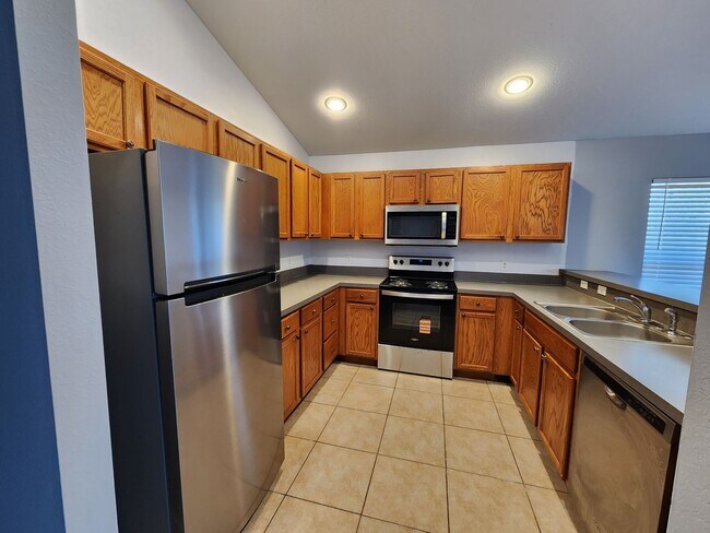 Foto del edificio - 977-979 Graystone Ave