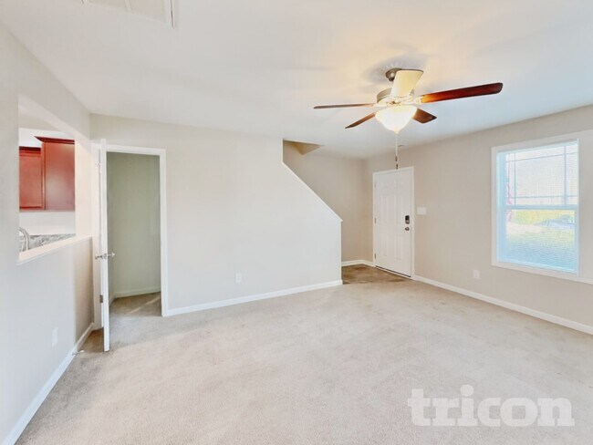 Foto del edificio - 496 Sherrill Farm Dr