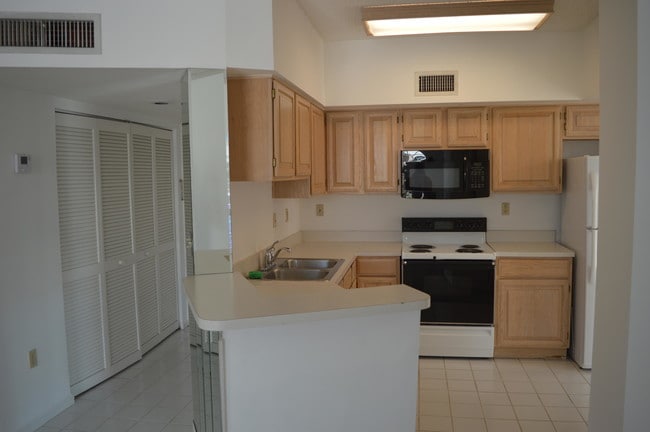 Foto del edificio - 1280 S Alhambra Circle 1414