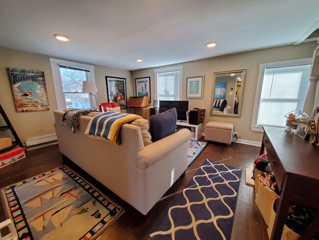 Living Room - 85 Pine St