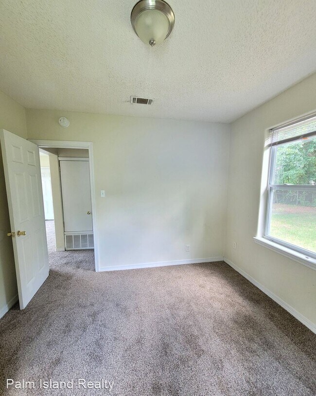 Foto del edificio - 2 br, 1 bath House - 20 E Carver Dr