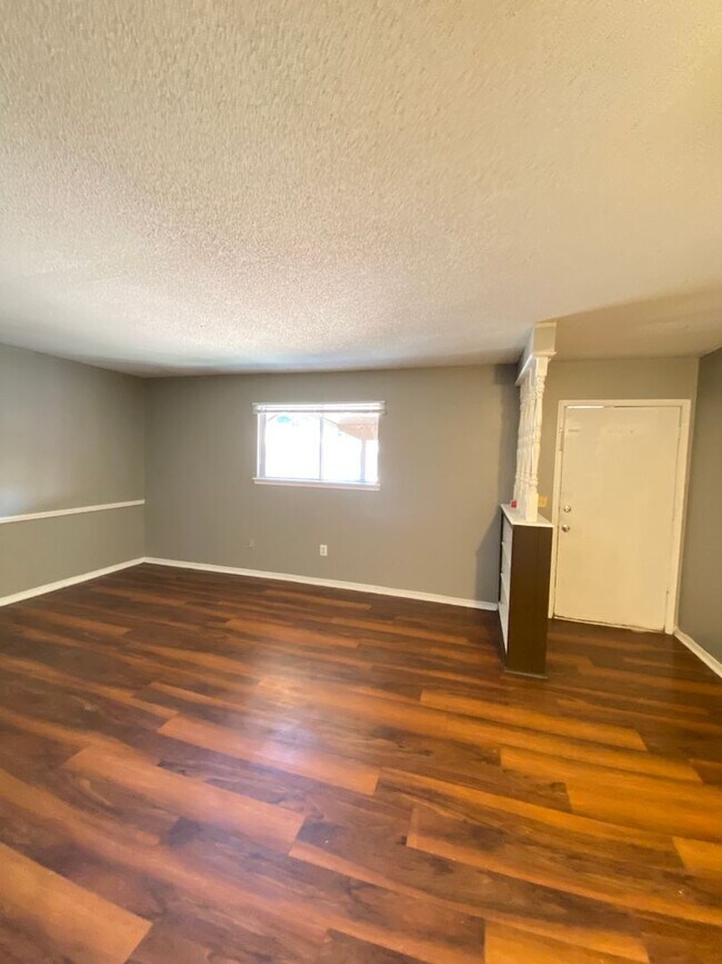Building Photo - 1 BED 1 Bath APT NW OKC PC Schools