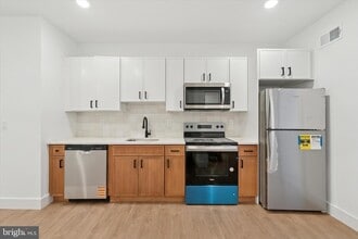 Building Photo - 2520 N Front St