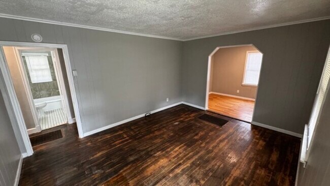 Foto del edificio - 4024 S Kingsbury Rd