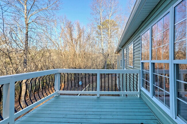 Building Photo - 150 Blue Jay Rd