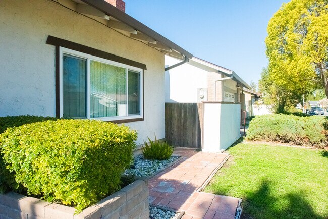Building Photo - 1377 Spoonbill Way