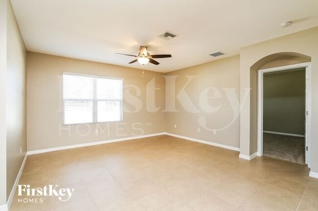 Building Photo - 1402 NW Juanita Pl