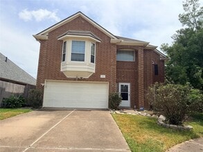 Building Photo - 12211 Meadow Crest Ct