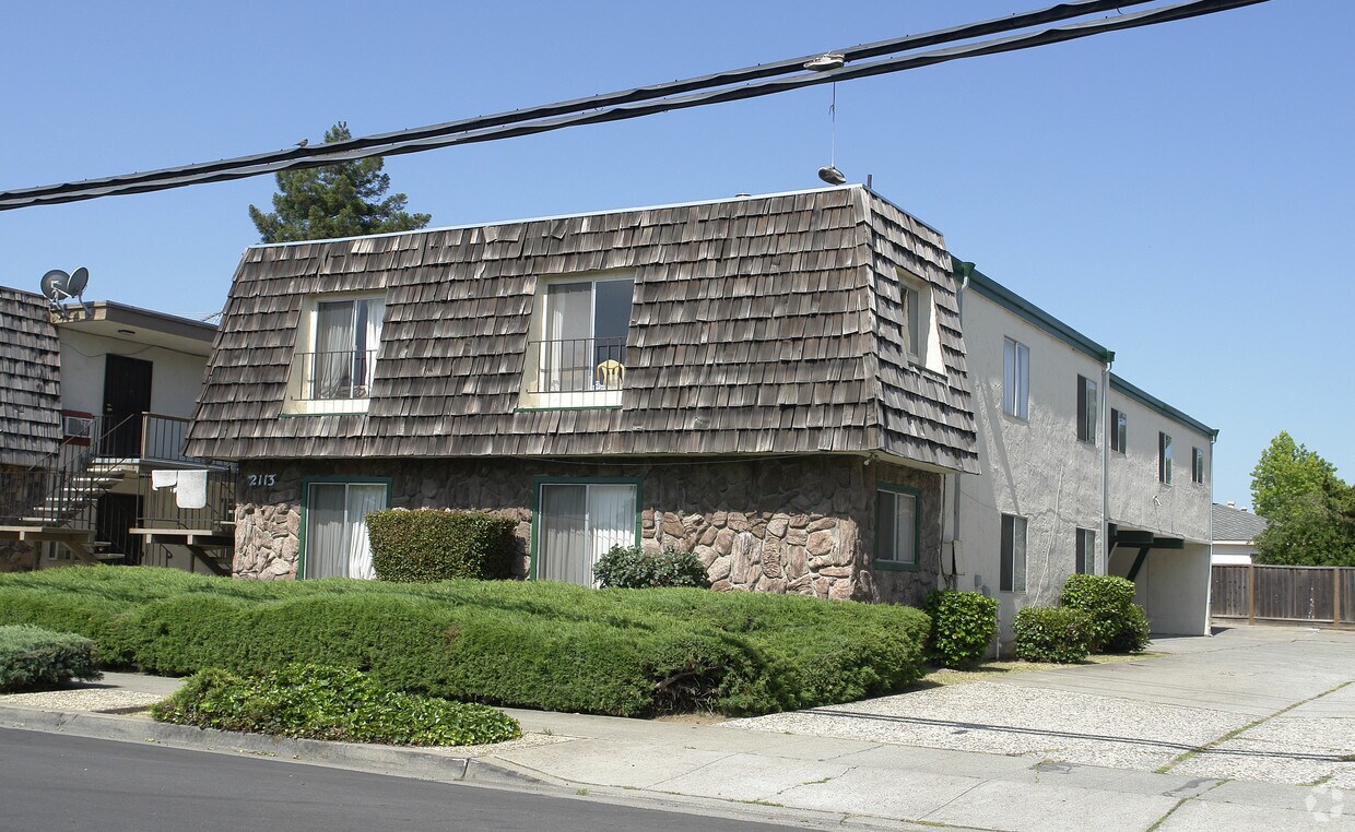 Primary Photo - 2113 Hartnell St