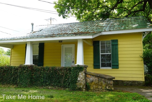 Building Photo - 3 br, 1 bath House - 408 E Elm St