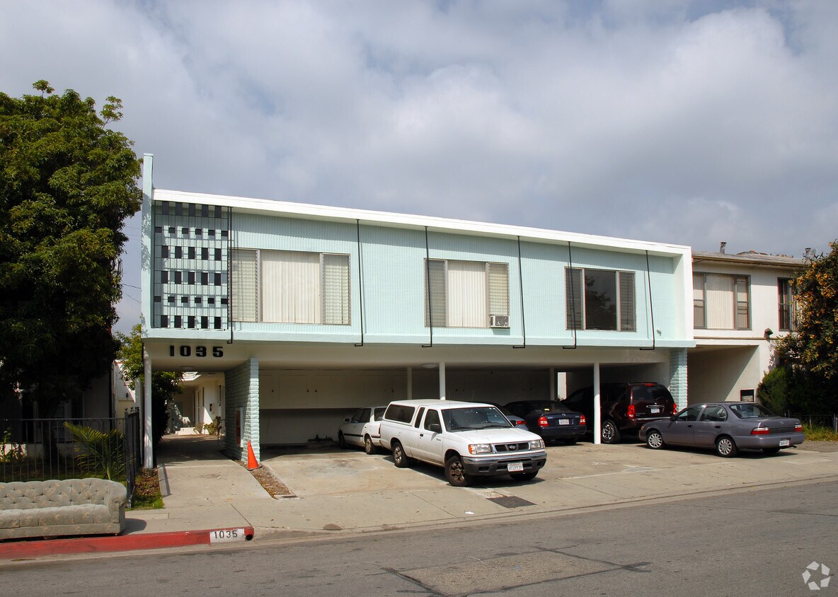 1035 N Sierra Bonita Ave, West Hollywood, CA 90046 Apartments in West