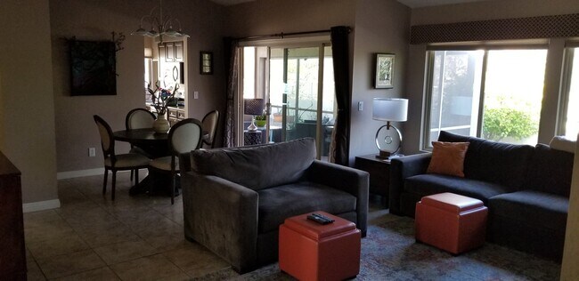 Foto del edificio - 5550 N Waterfield Dr