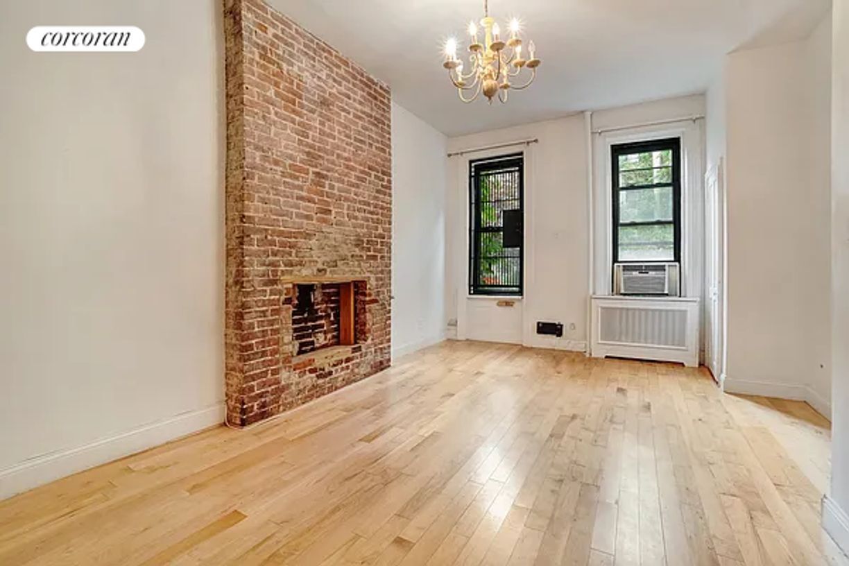 Foto principal - 412 E 88th St