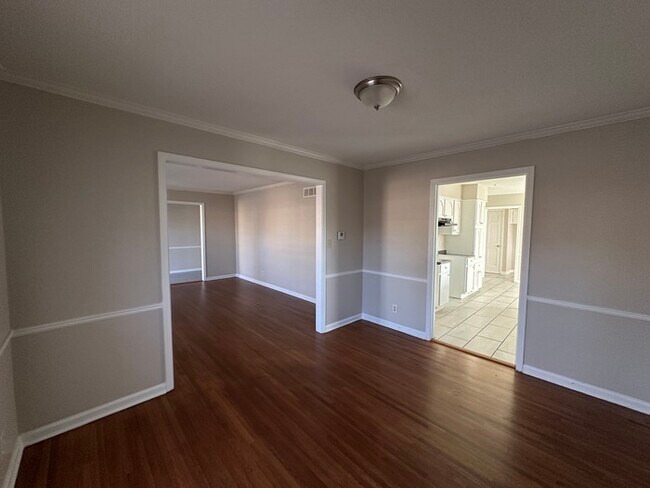 Foto del edificio - 5445 Heritage Ave