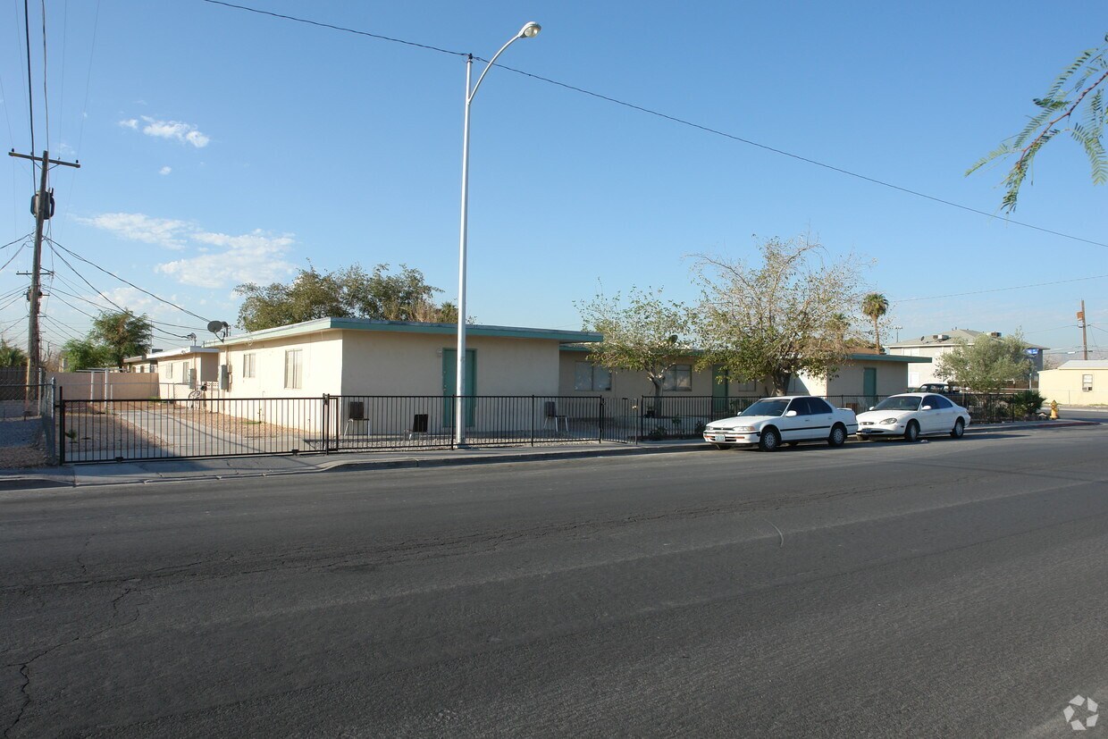 Building Photo - Arrowhead Acres