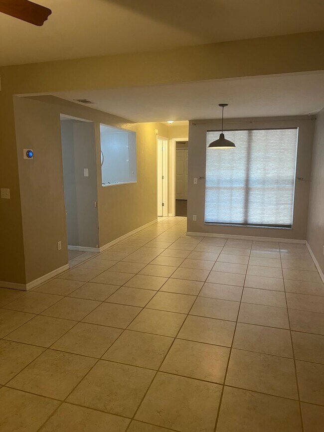 Foto del edificio - 900 SW 62nd Blvd