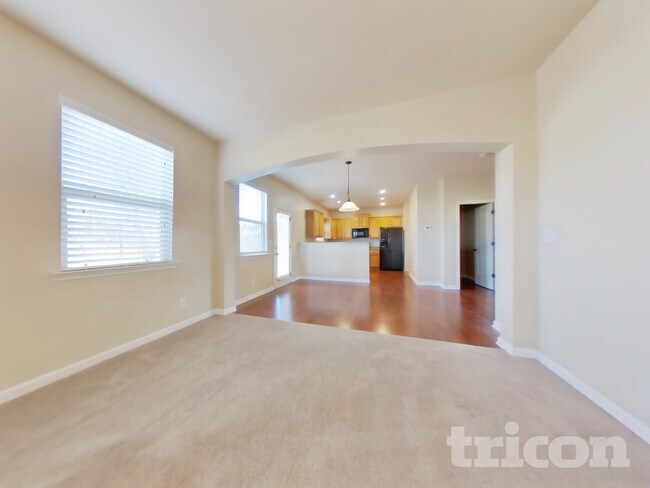 Foto del edificio - 266 Creek View Ln