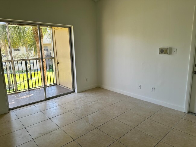 Building Photo - 1105 S Flagler Ave