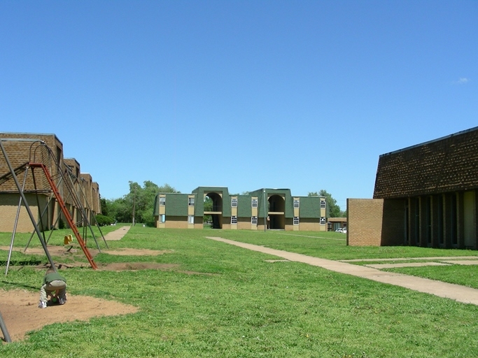 Building Photo - Leona Village Apartments