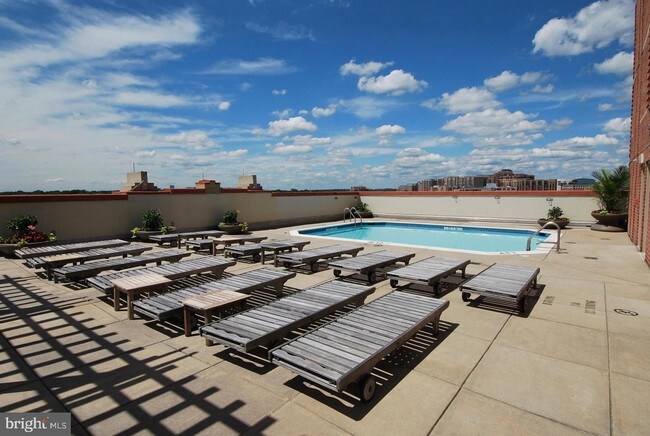 Foto del edificio - 1020 N Highland St