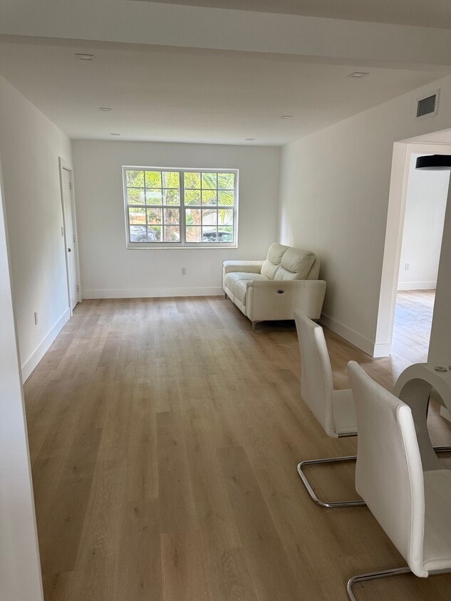 Primary Photo - 2520 SW 27th St